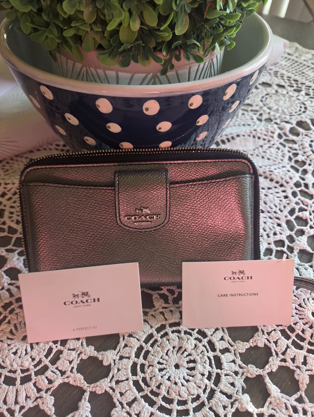 Coach Leather Metallic Silver Gray Wallet/ Phone Case/wristlet.🩶